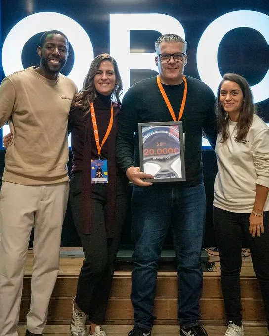 Entrega de placa de investimento
