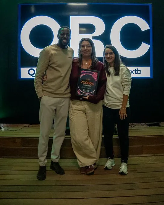 Entrega de placa de investimento